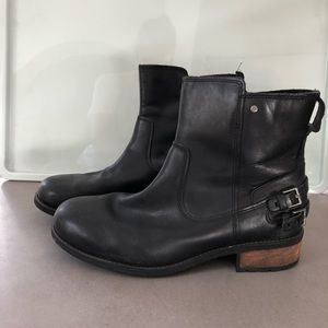 Ugg Moto boot